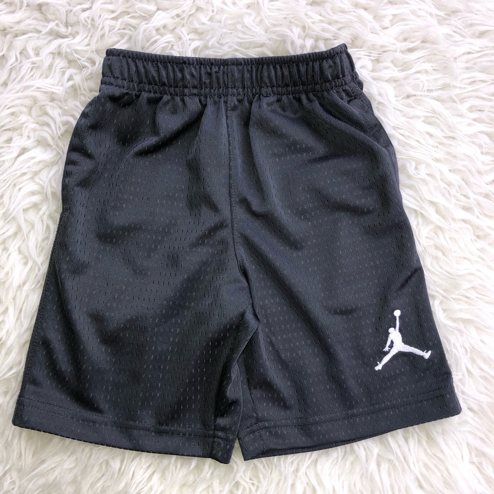 JORDAN Jumpman23 Boys Dark Gray Basketball Shorts Sz XS